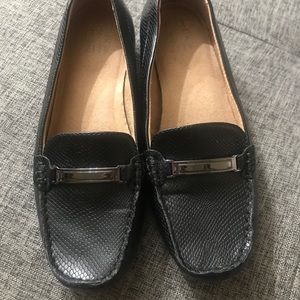 Naturalizer Black Leather Loafers